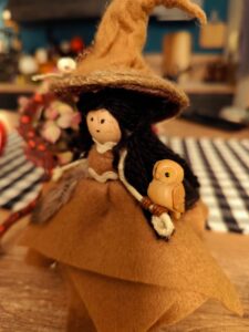 Figurine sorcière : Aliénor