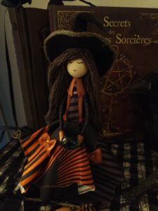 Sybille - Sorcière Voyante des mondes vivants