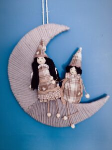 Déco de chambre, lutins sur la lune